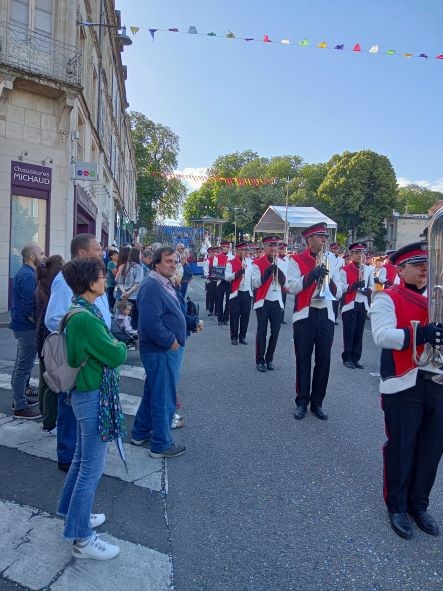 05 06 fontenay une fanfare