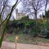 En bas du chateau