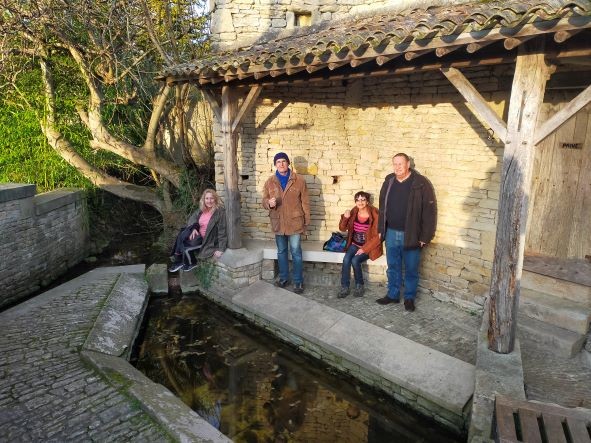 12.02 ST G DE REX L'arrivée au lavoir