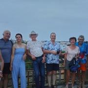 Le groupe en haut d un joli point de vue